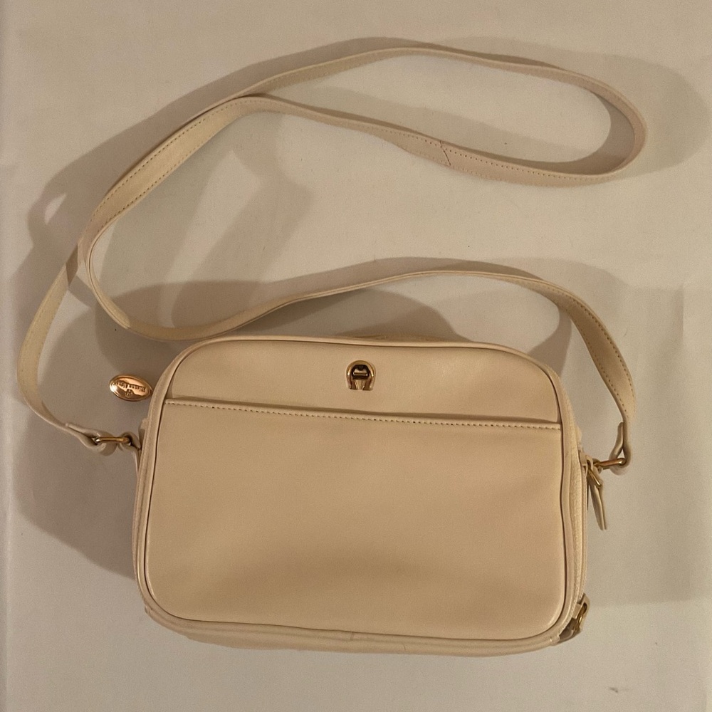 Etienne Aigner cream leather shoulder bag